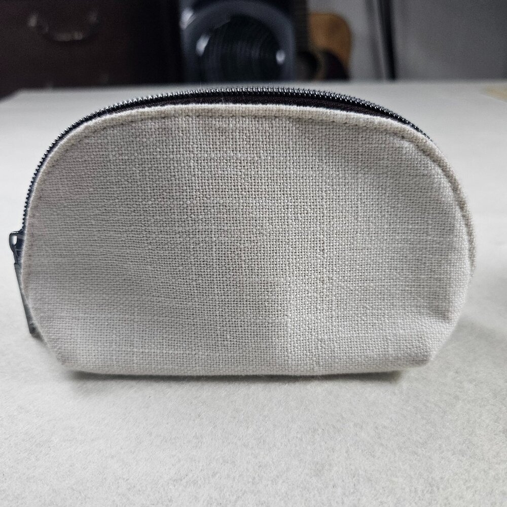 Estée Lauder & Laura Mercier Cosmetic Makeup Bag Bundle – Chic & Travel-Ready - Picture 6 of 6